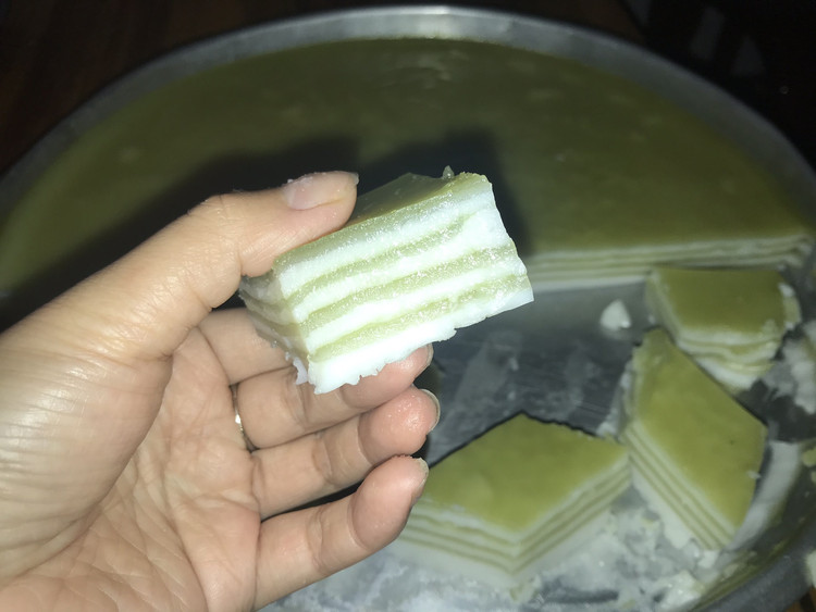 香兰椰汁千层糕的做法