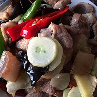 木耳黄瓜炒肉片的做法图解4