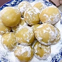 #中秋团圆食味# 广式月饼—蛋黄莲蓉月饼的做法图解6