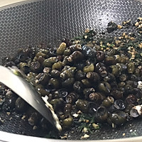 紫苏炒田螺的做法图解3