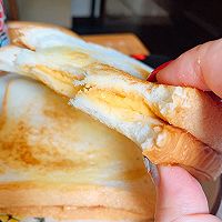 #憋在家里吃什么#小姨妈牛油三文治的做法图解7