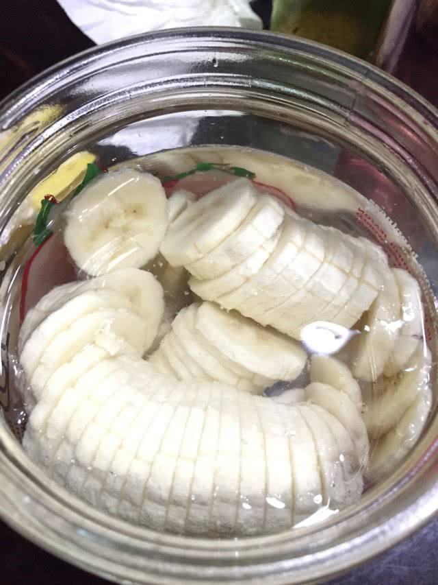 香蕉醋的做法图解1
