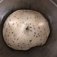 黑芝麻盐面包的做法图解10