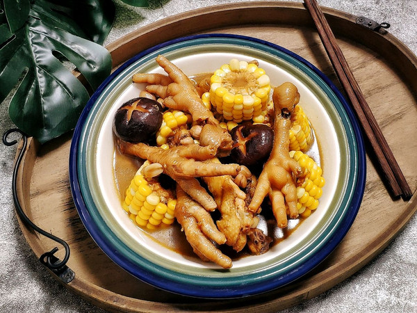 香菇玉米炖鸡爪    一锅乱炖一锅鲜