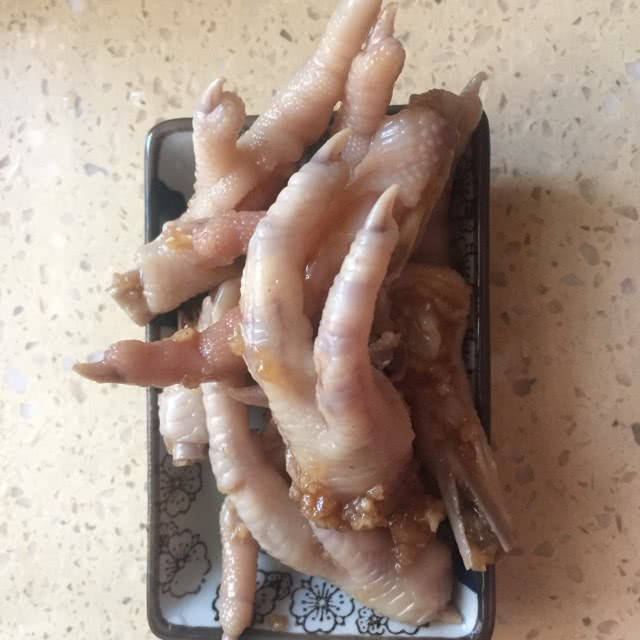 蒜泥凤爪的做法