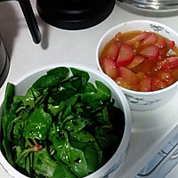 香肠菠菜番茄面的做法图解4