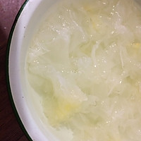 银耳西瓜汤的做法图解2