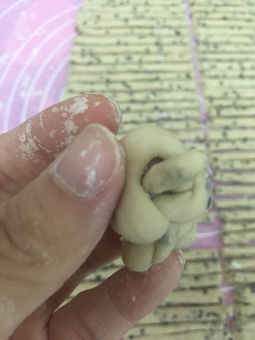 香脆麻花#爱仕达寻找面点女王#的做法图解4
