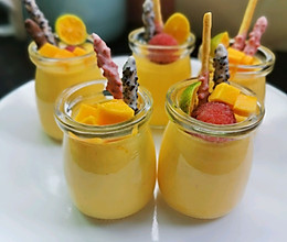 #美食视频挑战赛# 快手制作芒果酸奶杯的做法