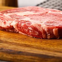 香煎谷饲眼肉牛排的做法图解1
