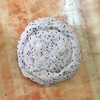 黑芝麻咸苏打饼干的做法图解5