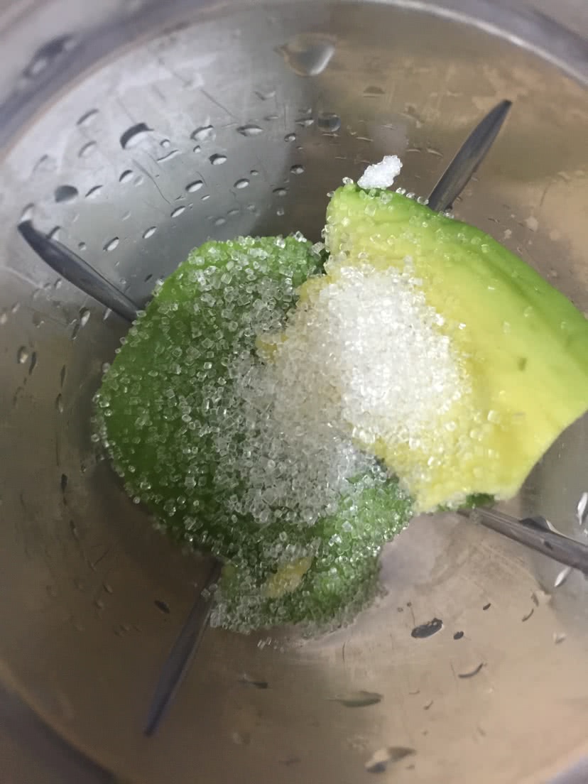牛油果奶昔的做法图解2