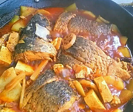 铁锅炖鱼的做法