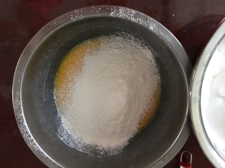 美味纸杯蛋糕的做法图解3