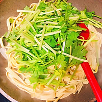 芹菜炒千张的做法图解5
