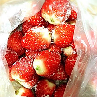 草莓酸奶（草莓新吃法）的做法图解1