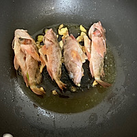 海鱼的简单做法（石翁鱼）的做法图解1