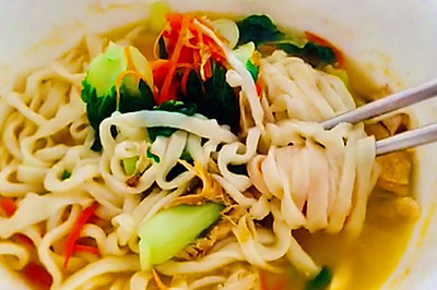 健康早餐-鸡汤面