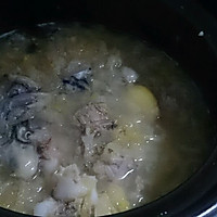 酸菜排骨炖海蛎子的做法图解2