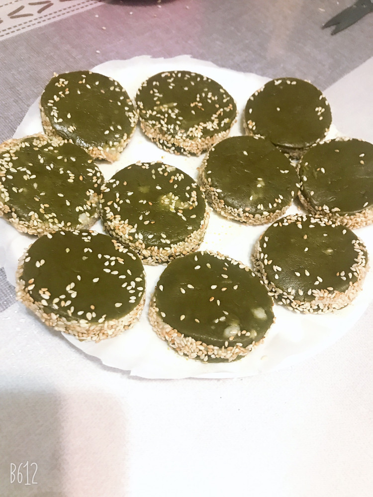 第一次吃就会爱上的绿茶佛饼的做法