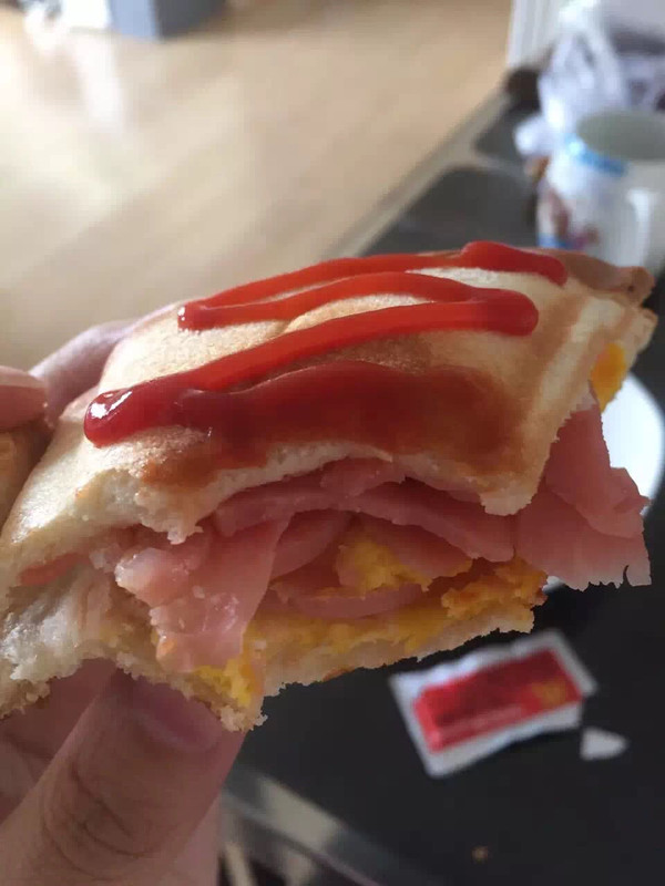 超级简单的三明治。早餐首选