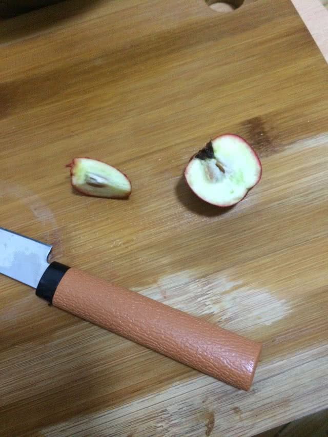 山楂果酱的做法图解2