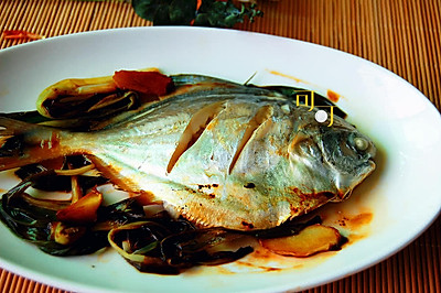 葱姜焗鲳鱼：不用煎鱼又香味浓郁的平鱼做法