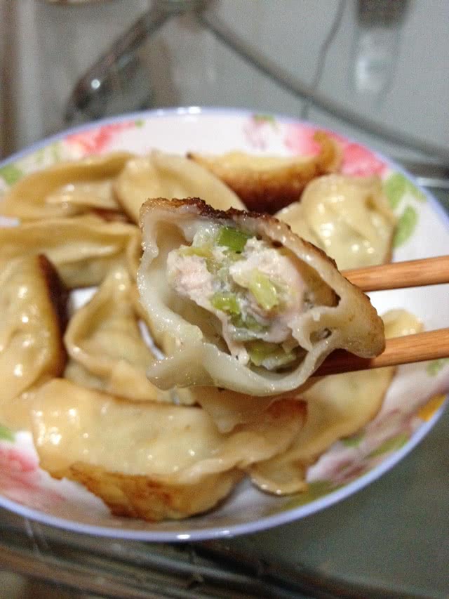 芹菜饺子的做法图解7