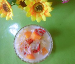 桃胶银耳木瓜炖奶的做法