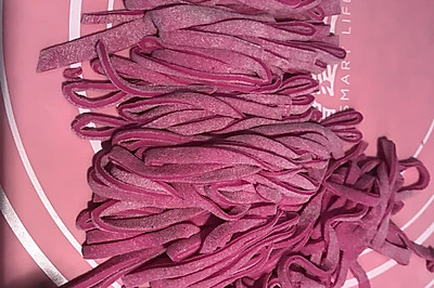 火龙果手擀面