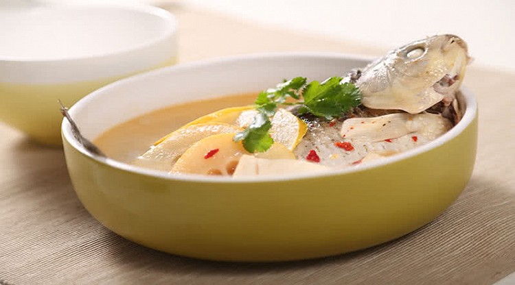 酸木瓜煮鱼—捷赛私房菜的做法