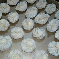 韭菜三鲜饺子～趣味挤出来的做法图解3