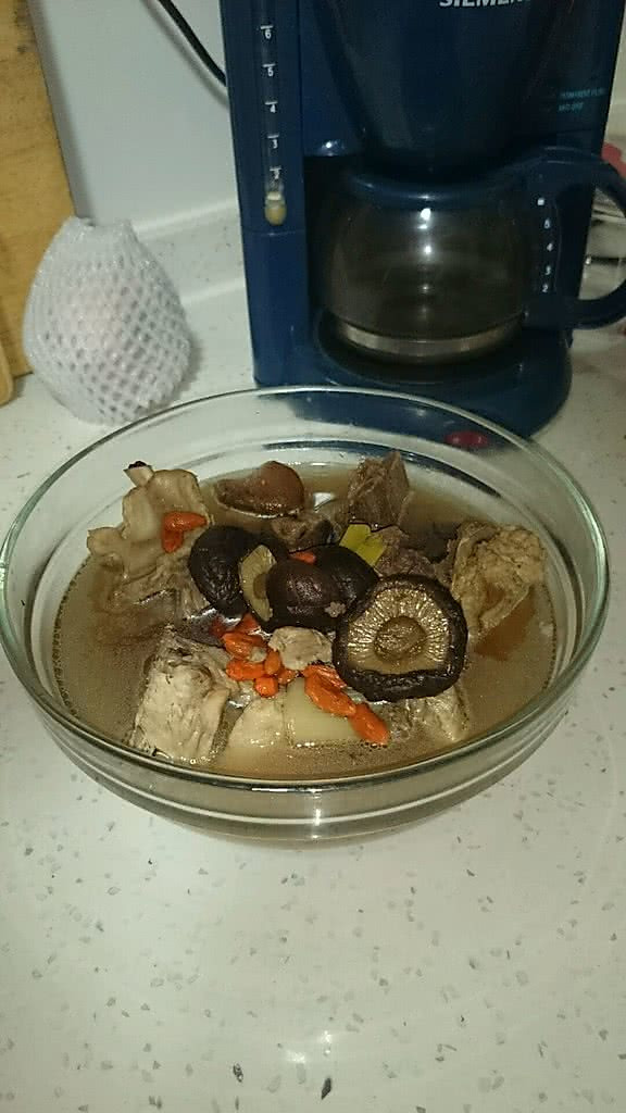 香菇腔骨汤的做法