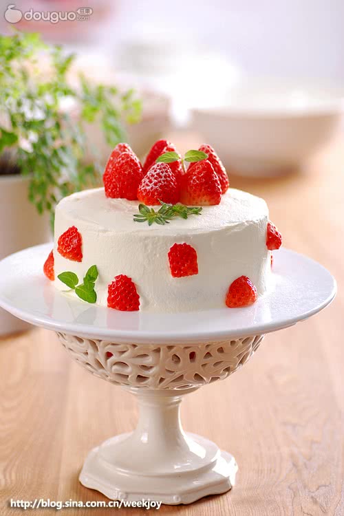 Strawberry cream cake