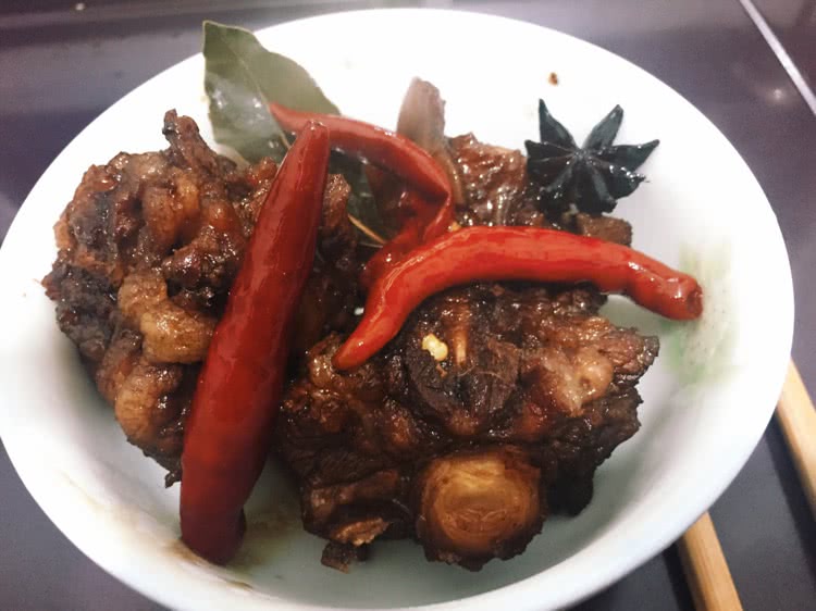 简单美味酱牛尾（麻辣口味）的做法图解2