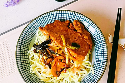家庭版葱油大排冷面鲜美