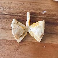 南瓜椰蓉蝴蝶结面包的做法图解8