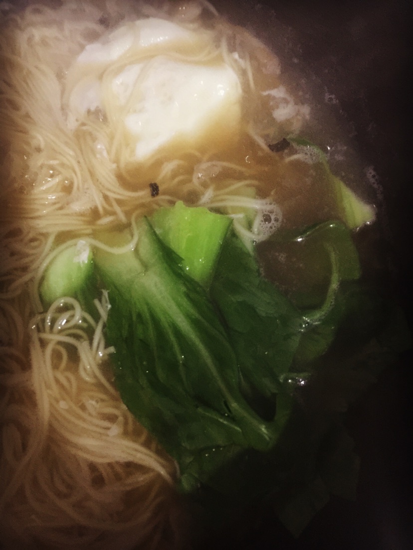 超简单 汤鲜美的蘑菇肉丝鸡蛋面的做法图解4