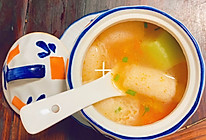 鲜竹荪塞虾滑丝瓜番茄汤的做法