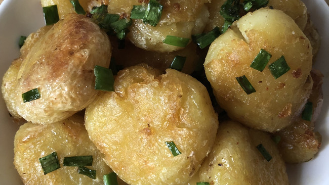 超级简单又好吃的黄金小土豆的做法