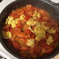 酸溜溜的西红柿炒鸡蛋，能吃好几碗白米饭的做法图解5