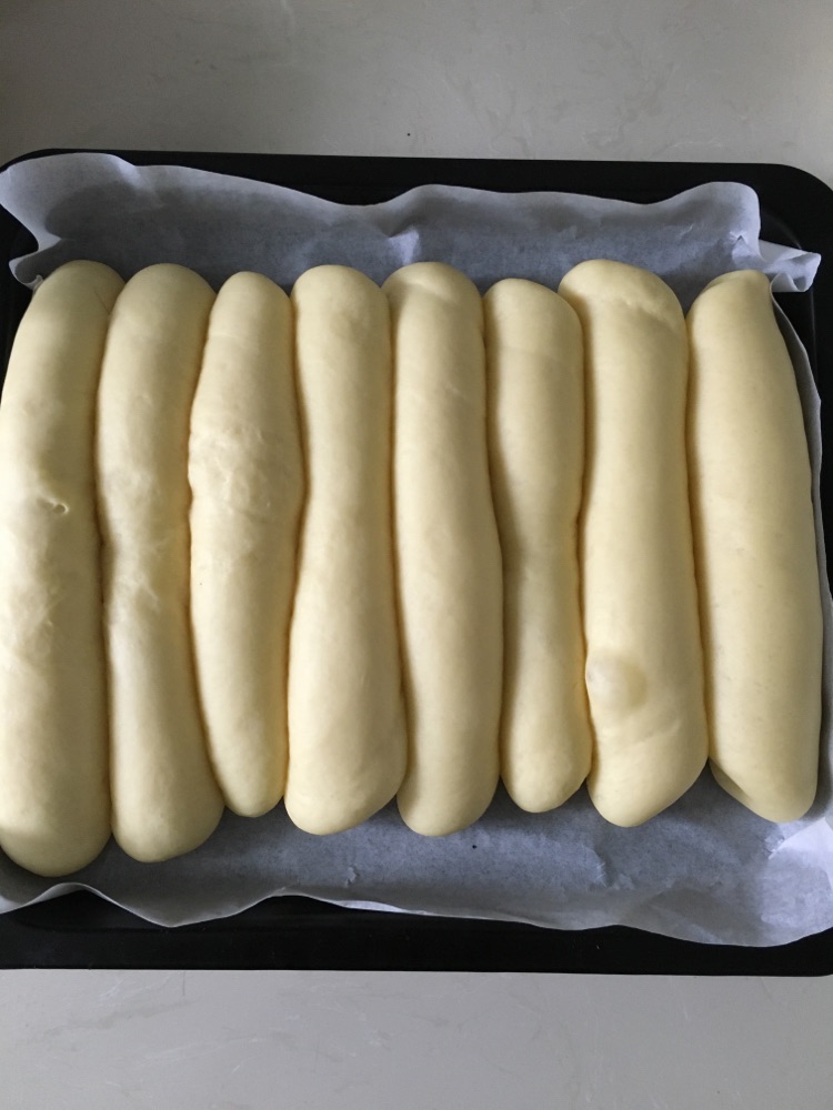 葱香肉松培根排包的做法图解4