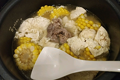 无火电饭锅版玉米豆腐排骨汤
