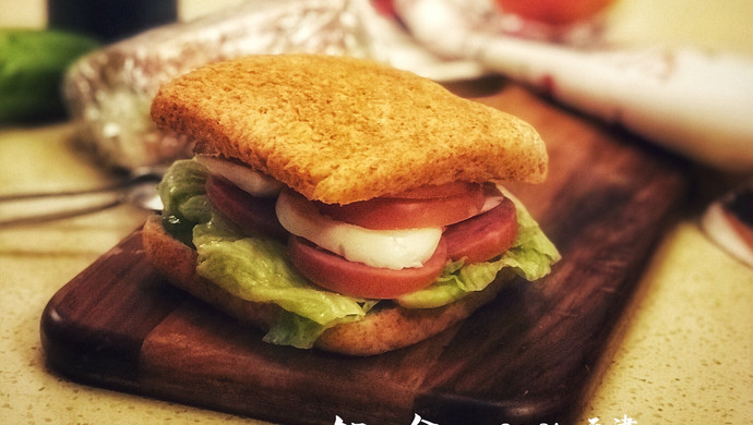 轻食缤纷鸡蛋三明治