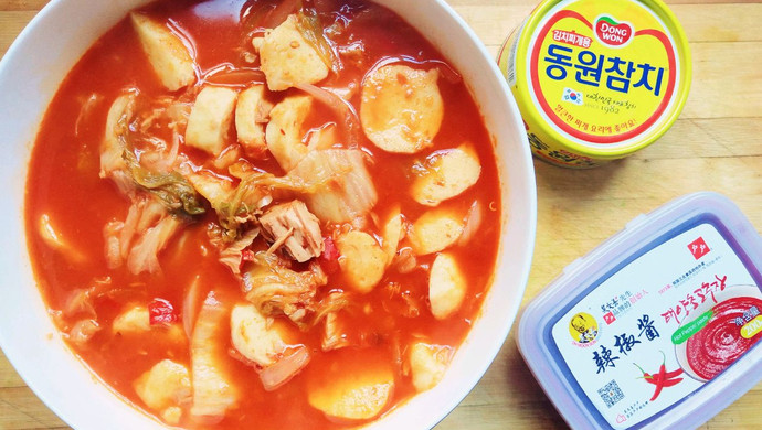 超简单的韩式金枪鱼泡菜汤