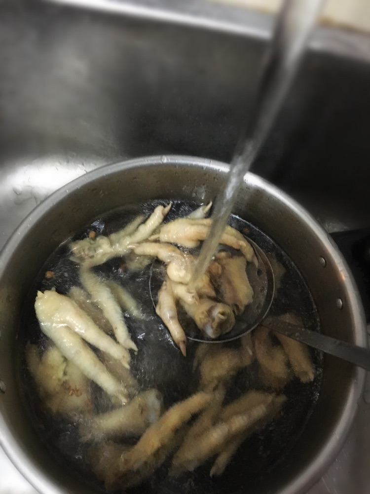 泡椒小凤爪的做法图解3
