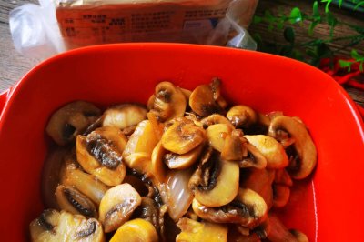安佳黄油炒蘑菇。