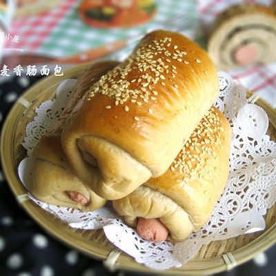 酸奶黑麦香肠面包