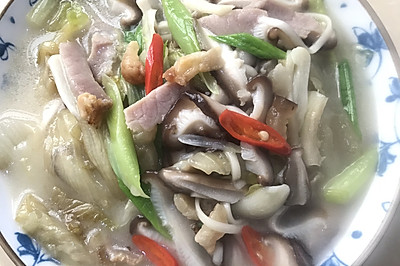 腊肉香菇面