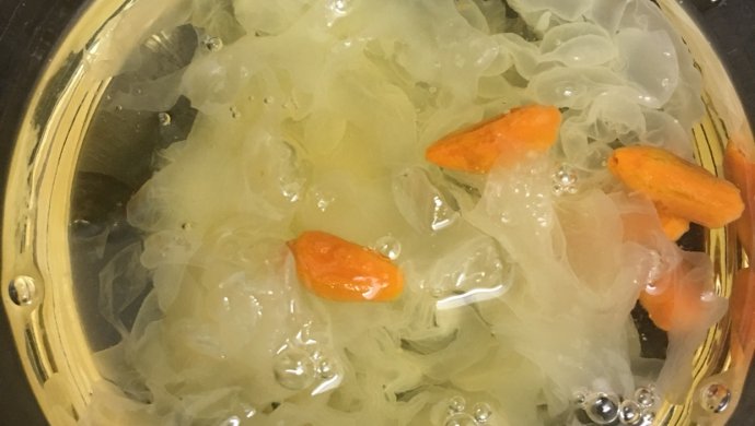 银耳皂角米